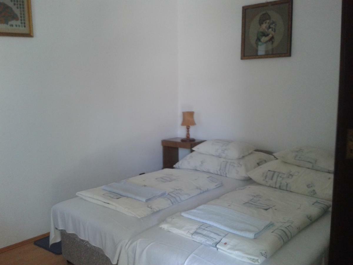 Sarkadi Apartman ハイデゥソボスロー エクステリア 写真