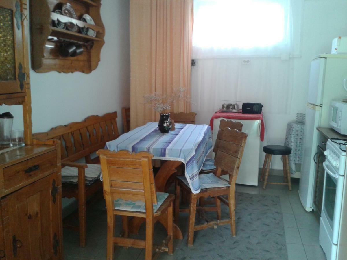 Sarkadi Apartman ハイデゥソボスロー エクステリア 写真